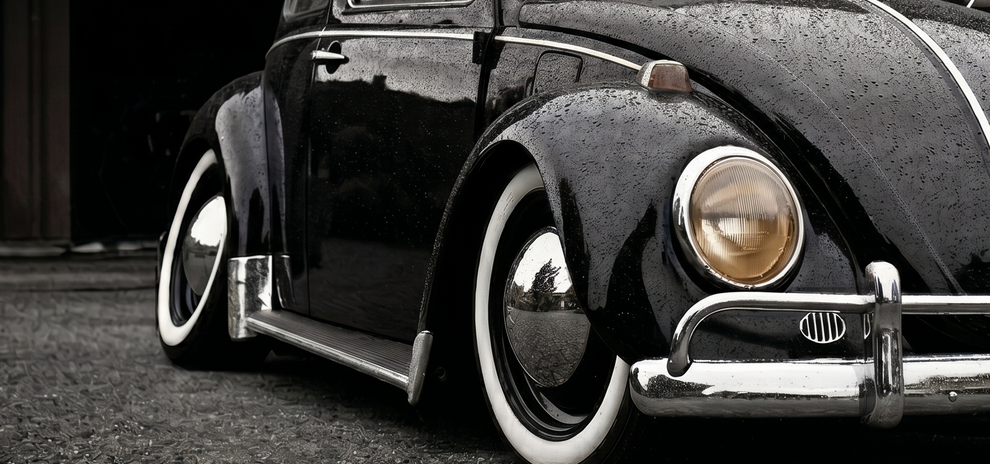 Removable whitewall tire inserts for classic automotive styling